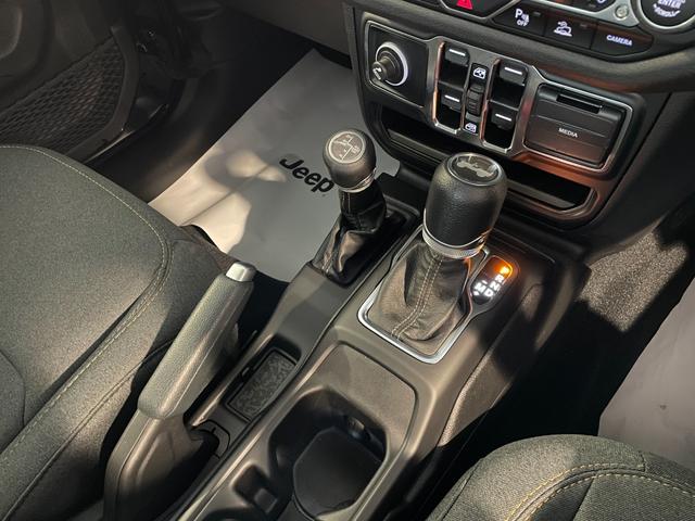 ジープ・ラングラーアンリミテッド スポーツ　登録済未使用車　１２．３型ナビ　ワイヤレスＡｐｐｌｅＣａｒＰｌａｙ　バックカメラ　アダプティブクルーズコントロール　ＬＥＤヘッドライト　ＡＴタイヤ（29枚目）