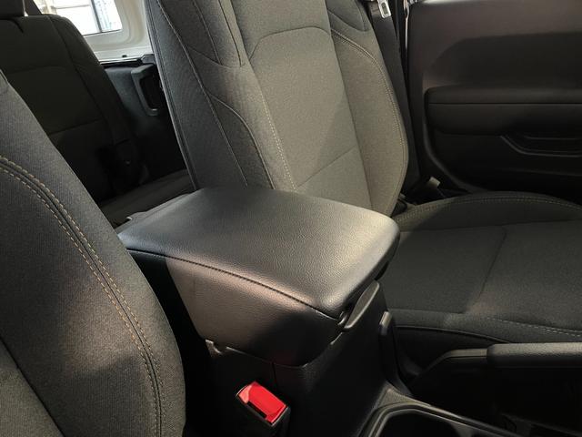 ジープ・ラングラーアンリミテッド スポーツ　登録済未使用車　１２．３型ナビ　ワイヤレスＡｐｐｌｅＣａｒＰｌａｙ　バックカメラ　アダプティブクルーズコントロール　ＬＥＤヘッドライト　ＡＴタイヤ（32枚目）