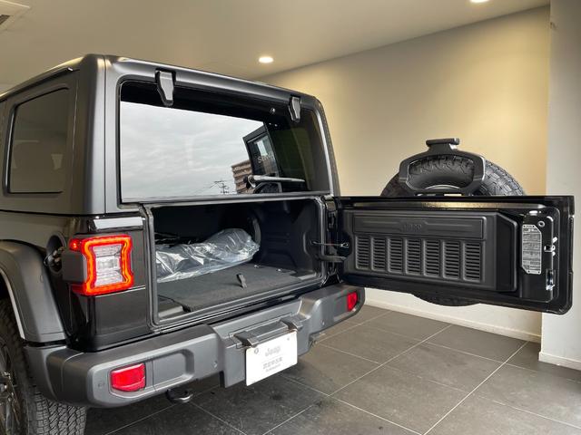 ジープ・ラングラーアンリミテッド スポーツ　登録済未使用車　１２．３型ナビ　ワイヤレスＡｐｐｌｅＣａｒＰｌａｙ　バックカメラ　アダプティブクルーズコントロール　ＬＥＤヘッドライト　ＡＴタイヤ（48枚目）