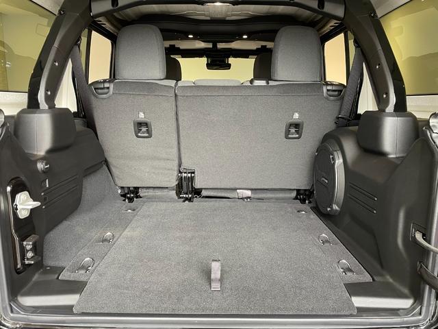 ジープ・ラングラーアンリミテッド スポーツ　登録済未使用車　１２．３型ナビ　ワイヤレスＡｐｐｌｅＣａｒＰｌａｙ　バックカメラ　アダプティブクルーズコントロール　ＬＥＤヘッドライト　ＡＴタイヤ（50枚目）
