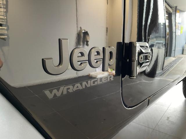 ジープ・ラングラーアンリミテッド スポーツ　登録済未使用車　１２．３型ナビ　ワイヤレスＡｐｐｌｅＣａｒＰｌａｙ　バックカメラ　アダプティブクルーズコントロール　ＬＥＤヘッドライト　ＡＴタイヤ（61枚目）