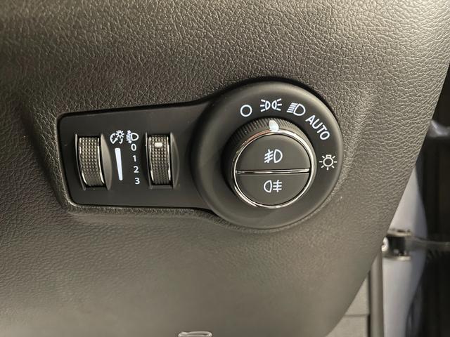 ジープ・コマンダー リミテッド 登録済未使用車 ハンズフリー電動バックドア ワイヤレスAppleCarPlay 10.1型ナビ 360度モニター アダプティブクルーズコントロール ブレーキホールド LEDヘッドライト(24枚目)