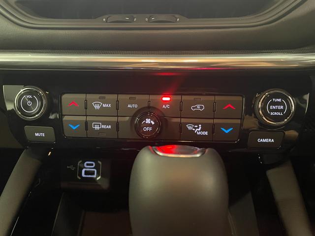 ジープ・コマンダー リミテッド 登録済未使用車 ハンズフリー電動バックドア ワイヤレスAppleCarPlay 10.1型ナビ 360度モニター アダプティブクルーズコントロール ブレーキホールド LEDヘッドライト(37枚目)