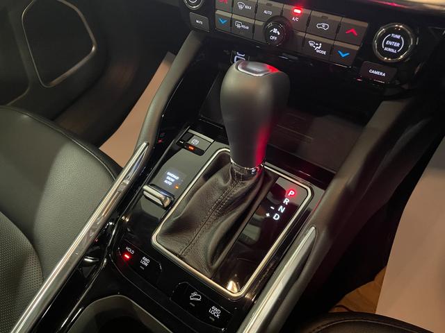 ジープ・コマンダー リミテッド 登録済未使用車 ハンズフリー電動バックドア ワイヤレスAppleCarPlay 10.1型ナビ 360度モニター アダプティブクルーズコントロール ブレーキホールド LEDヘッドライト(40枚目)