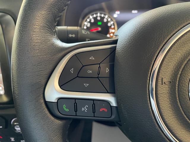 ジープ・レネゲード リミテッド　禁煙車　ＬＥＤヘッドライト　純正ドライブレコーダー前後　電動本革シート　ＡｐｐｌｅＣａｒＰｌａｙ　８．４型ナビ　バックカメラ　ＥＴＣ２．０　アダプティブクルーズコントロール　電動パーキングブレーキ（21枚目）