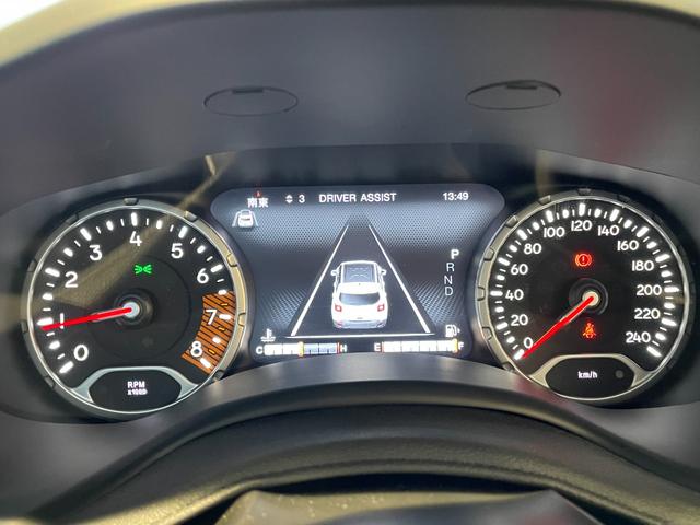 ジープ・レネゲード リミテッド　禁煙車　ＬＥＤヘッドライト　純正ドライブレコーダー前後　電動本革シート　ＡｐｐｌｅＣａｒＰｌａｙ　８．４型ナビ　バックカメラ　ＥＴＣ２．０　アダプティブクルーズコントロール　電動パーキングブレーキ（24枚目）