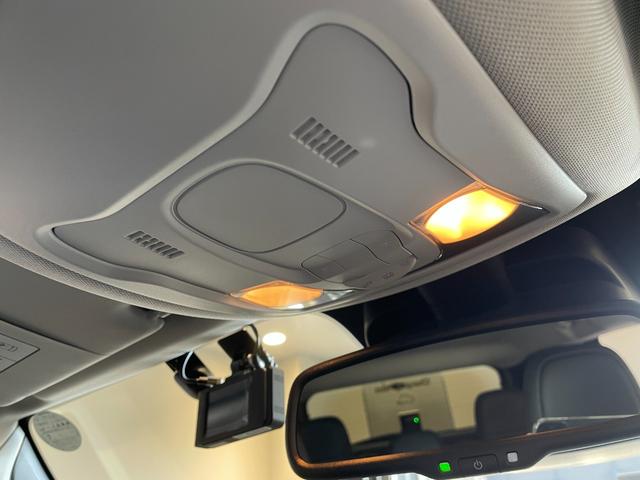 ジープ・レネゲード リミテッド　禁煙車　ＬＥＤヘッドライト　純正ドライブレコーダー前後　電動本革シート　ＡｐｐｌｅＣａｒＰｌａｙ　８．４型ナビ　バックカメラ　ＥＴＣ２．０　アダプティブクルーズコントロール　電動パーキングブレーキ（30枚目）