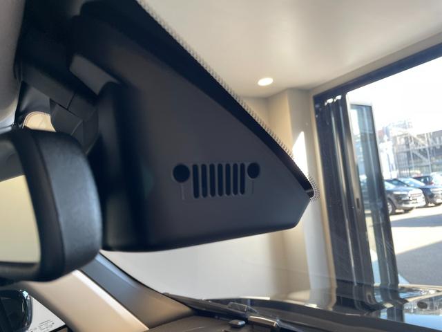 ジープ・レネゲード リミテッド　禁煙車　ＬＥＤヘッドライト　純正ドライブレコーダー前後　電動本革シート　ＡｐｐｌｅＣａｒＰｌａｙ　８．４型ナビ　バックカメラ　ＥＴＣ２．０　アダプティブクルーズコントロール　電動パーキングブレーキ（31枚目）