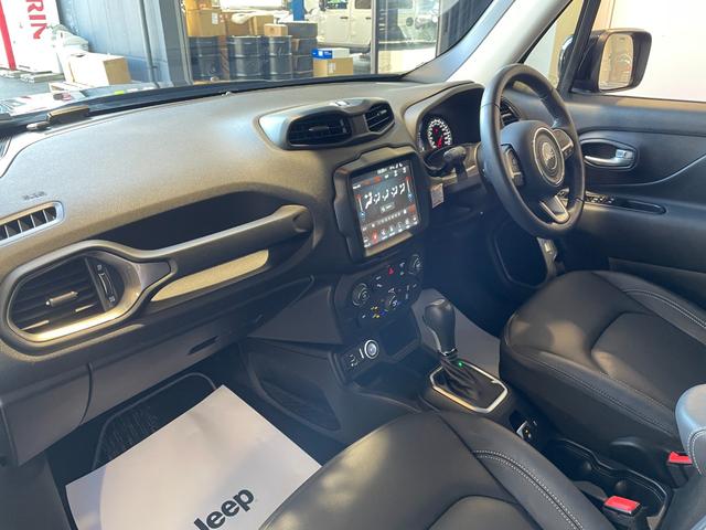 ジープ・レネゲード リミテッド　禁煙車　ＬＥＤヘッドライト　純正ドライブレコーダー前後　電動本革シート　ＡｐｐｌｅＣａｒＰｌａｙ　８．４型ナビ　バックカメラ　ＥＴＣ２．０　アダプティブクルーズコントロール　電動パーキングブレーキ（40枚目）
