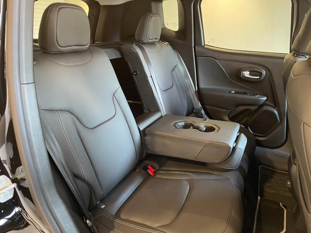 ジープ・レネゲード リミテッド　禁煙車　ＬＥＤヘッドライト　純正ドライブレコーダー前後　電動本革シート　ＡｐｐｌｅＣａｒＰｌａｙ　８．４型ナビ　バックカメラ　ＥＴＣ２．０　アダプティブクルーズコントロール　電動パーキングブレーキ（41枚目）