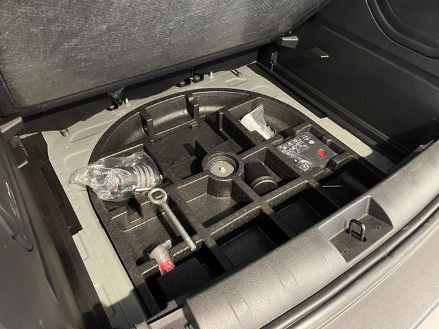 ジープ・レネゲード リミテッド　禁煙車　ＬＥＤヘッドライト　純正ドライブレコーダー前後　電動本革シート　ＡｐｐｌｅＣａｒＰｌａｙ　８．４型ナビ　バックカメラ　ＥＴＣ２．０　アダプティブクルーズコントロール　電動パーキングブレーキ（48枚目）