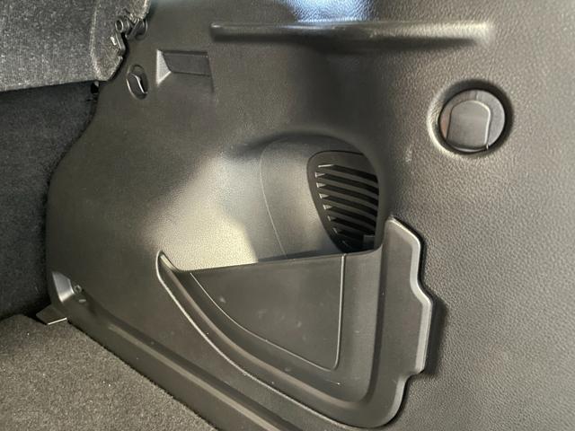 ジープ・レネゲード リミテッド　禁煙車　ＬＥＤヘッドライト　純正ドライブレコーダー前後　電動本革シート　ＡｐｐｌｅＣａｒＰｌａｙ　８．４型ナビ　バックカメラ　ＥＴＣ２．０　アダプティブクルーズコントロール　電動パーキングブレーキ（49枚目）