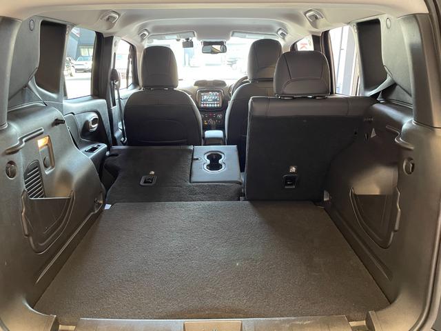 ジープ・レネゲード リミテッド　禁煙車　ＬＥＤヘッドライト　純正ドライブレコーダー前後　電動本革シート　ＡｐｐｌｅＣａｒＰｌａｙ　８．４型ナビ　バックカメラ　ＥＴＣ２．０　アダプティブクルーズコントロール　電動パーキングブレーキ（50枚目）