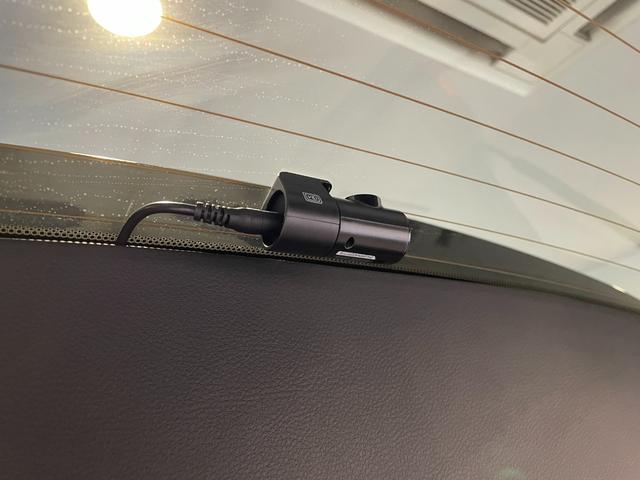 ジープ・レネゲード リミテッド　禁煙車　ＬＥＤヘッドライト　純正ドライブレコーダー前後　電動本革シート　ＡｐｐｌｅＣａｒＰｌａｙ　８．４型ナビ　バックカメラ　ＥＴＣ２．０　アダプティブクルーズコントロール　電動パーキングブレーキ（52枚目）