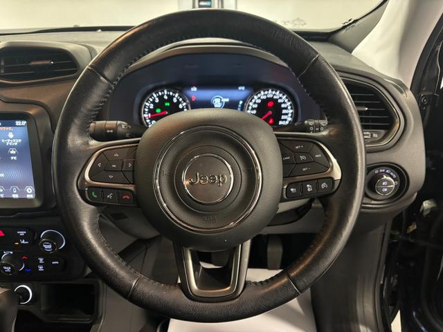 ジープ・レネゲード リミテッド　電動本革シート　アダプティブクルーズコントロール　シートヒーター（14枚目）