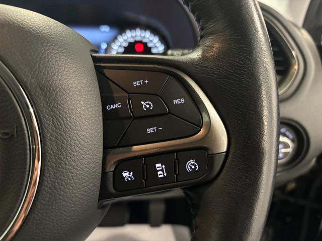ジープ・レネゲード リミテッド　電動本革シート　アダプティブクルーズコントロール　シートヒーター（16枚目）