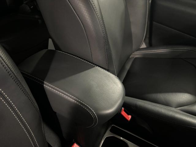 ジープ・レネゲード リミテッド　電動本革シート　アダプティブクルーズコントロール　シートヒーター（27枚目）