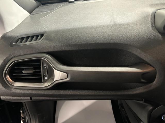 ジープ・レネゲード リミテッド　電動本革シート　アダプティブクルーズコントロール　シートヒーター（33枚目）