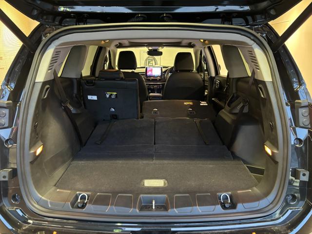 ジープ・コマンダー リミテッド　登録済未使用車　サンルーフ　ハンズフリー電動バックドア　ワイヤレスＡｐｐｌｅＣａｒＰｌａｙ　１０．１型ナビ　３６０度モニター　アダプティブクルーズコントロール　ブレーキホールド　電動パーキングブレーキ（48枚目）