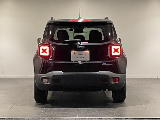 ジープ・レネゲード ナイトイーグル　２００台限定車　ワンオーナー　禁煙車　１８インチグロスブラックアルミホイール　ブラックグリル　ＡｐｐｌｅＣａｒＰｌａｙ　ドラレコ前後　クルーズコントロール　ＥＴＣ　バックカメラ　電動パーキングブレーキ（12枚目）