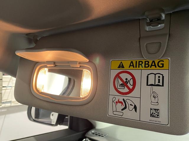 ジープ・コマンダー リミテッド　ワンオーナー　禁煙車　ドラレコ前後　電動本革シートシートヒーター　１０．１インチナビ　ワイヤレスＡｐｐｌｅ　Ｃａｒ　Ｐｌａｙ　ハンズフリーパワーリフトゲート　ワイヤレス充電　ＬＥＤヘッドライト（50枚目）