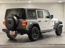 ジープ・ラングラーアンリミテッド スポーツアルティテュード　全国１００台限定車　禁煙車　ドラレコ前後　グロスブラックアルミホイール　グロスブラックパネル　Ａｐｐｌｅ　Ｃａｒ　Ｐｌａｙ　ＬＥＤヘッドライト（8枚目）