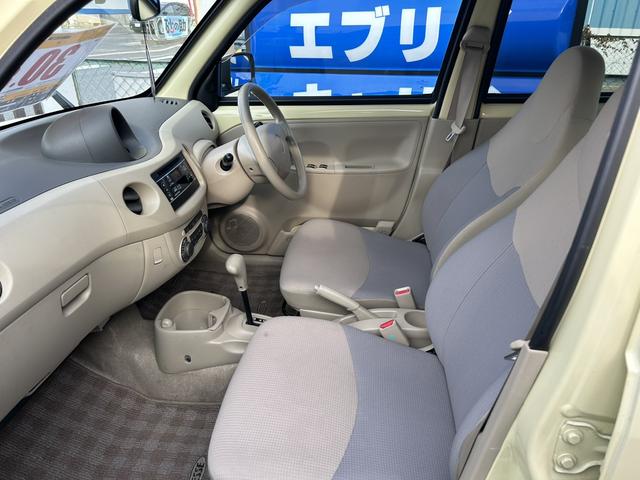 Ｘ　キーレスエントリー　電動格納ミラー　ＡＴ　盗難防止システム　ＣＤ　ミュージックプレイヤー接続可　衝突安全ボディ　エアコン(4枚目)