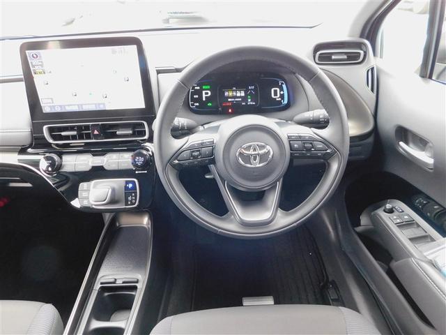 アクア Z 元試乗車 LEDヘッドライト スマートキー 100V電源 イモビライザー アルミホイール ドライブレコーダー オートクルーズコントロール 点検記録簿 エアコン ESC カーテンエアバッグ ETC(4枚目)