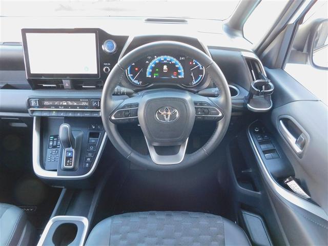 ヴォクシー ハイブリッドS-Z パワーウィンドウ テレビ DVD再生機能 インテリキー 横滑防止装置 地デジTV アクティブクルーズコントロール フルオートエアコン リアカメラ エアバッグ ABS 100V充電 アルミホイール PS(4枚目)