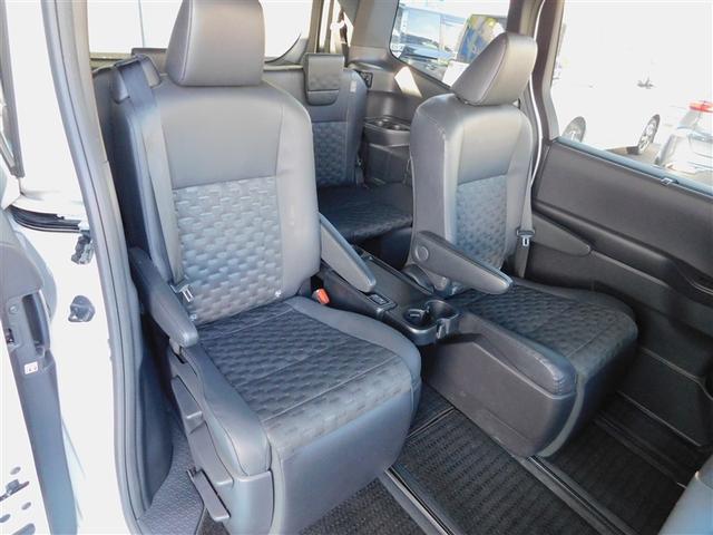 ヴォクシー ハイブリッドS-Z パワーウィンドウ テレビ DVD再生機能 インテリキー 横滑防止装置 地デジTV アクティブクルーズコントロール フルオートエアコン リアカメラ エアバッグ ABS 100V充電 アルミホイール PS(7枚目)