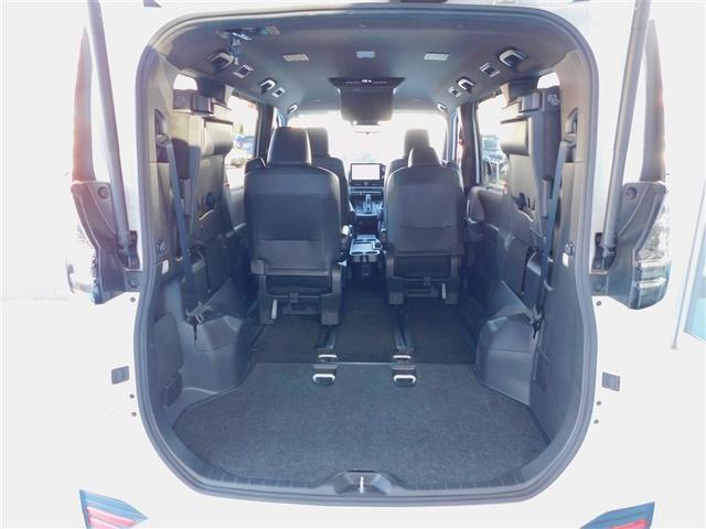 ヴォクシー ハイブリッドS-Z パワーウィンドウ テレビ DVD再生機能 インテリキー 横滑防止装置 地デジTV アクティブクルーズコントロール フルオートエアコン リアカメラ エアバッグ ABS 100V充電 アルミホイール PS(11枚目)