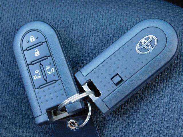 タンク カスタムＧ－Ｔ　スマキ－　地上デジタル　アルミホイル　踏み間違い防止装置　両側電動ドア　ＬＥＤヘッドライト　クルコン　リアカメラ　横滑り防止装置　ＥＴＣ　ウォークスルー　キーレス　ドライブレコーダー　ＴＶナビ　ＤＶＤ（21枚目）