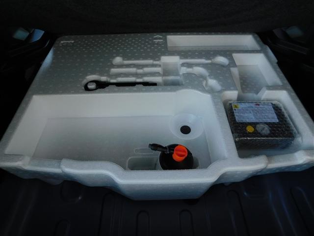 ヤリスクロス ハイブリッドZ クルーズC 横滑防止装置 リアカメラ LEDライト 点検記録簿 盗難防止装置 電動シート ドライブレコーダー AW キーレス スマートキー ABS 4WD ETC AC100V エアバッグ エアコン(11枚目)