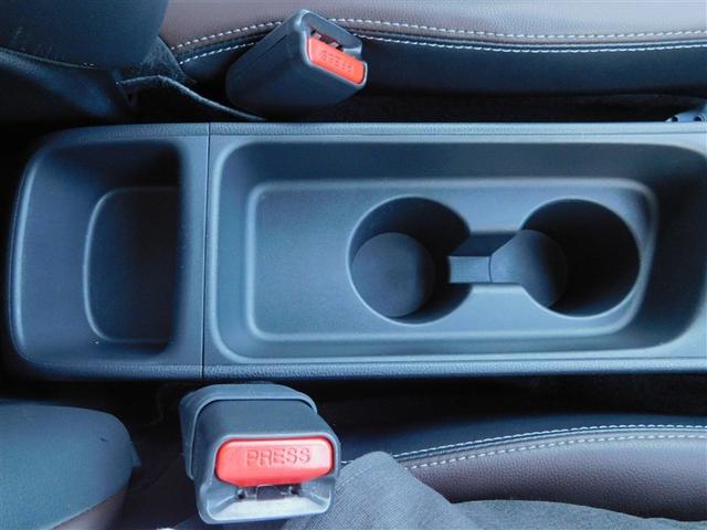 ヤリスクロス ハイブリッドZ クルーズC 横滑防止装置 リアカメラ LEDライト 点検記録簿 盗難防止装置 電動シート ドライブレコーダー AW キーレス スマートキー ABS 4WD ETC AC100V エアバッグ エアコン(31枚目)