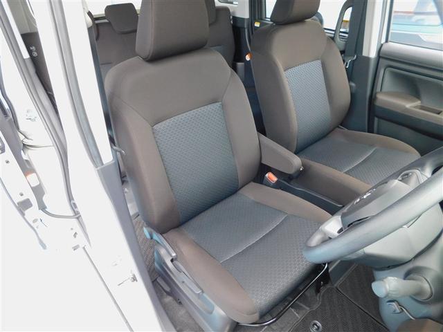 アームレスト付きドライバーズシート