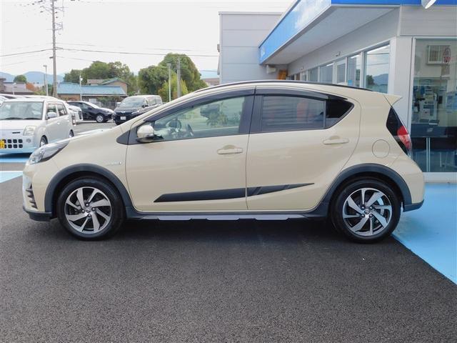 アクア クロスオーバー　メディアプレイヤー接続　Ｂカメラ　イモビライザー　ナビＴＶ　エアコン　ＬＥＤ　ＥＳＣ　アルミホイール　キーフリー　ワンセグ　ＥＴＣ　パワーステアリング　パワーウィンドウ　メモリーナビ　ＡＢＳ（2枚目）