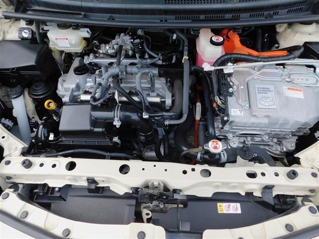 アクア クロスオーバー　メディアプレイヤー接続　Ｂカメラ　イモビライザー　ナビＴＶ　エアコン　ＬＥＤ　ＥＳＣ　アルミホイール　キーフリー　ワンセグ　ＥＴＣ　パワーステアリング　パワーウィンドウ　メモリーナビ　ＡＢＳ（31枚目）