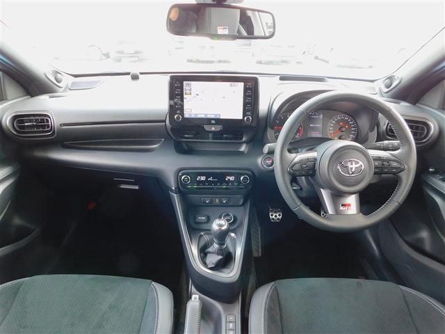 ＧＲヤリス ＲＺ　ハイパフォーマンス　１オーナ　Ｉストップ　ＬＥＤヘッド　盗難防止システム　バックガイドモニター　ＡＷＤ　フルオートエアコン　横滑り防止装置付き　アクティブクルーズコントロール　スマートキ－　ミュージックプレイヤー接続可（5枚目）