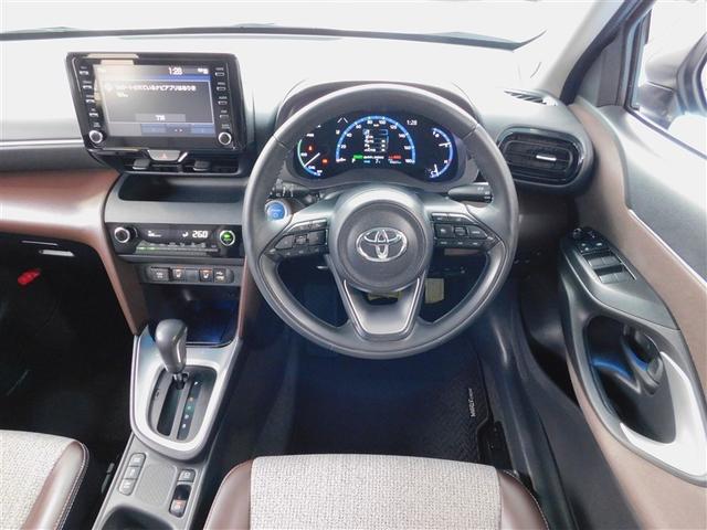 ヤリスクロス ハイブリッドＺ　インテリジェントキー　アルミホイル　ＬＥＤライト　１オ－ナ－　リアカメラ　クルーズコントロール　整備記録簿　横滑り防止システム　ＴＶ　電動シ－ト　パワステ　オートエアコン　キーフリー　イモビライザ（5枚目）