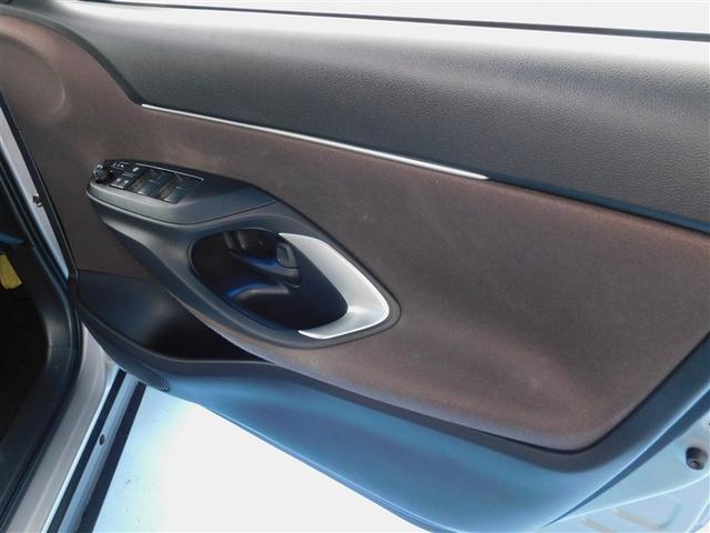 ヤリスクロス ハイブリッドＺ　インテリジェントキー　アルミホイル　ＬＥＤライト　１オ－ナ－　リアカメラ　クルーズコントロール　整備記録簿　横滑り防止システム　ＴＶ　電動シ－ト　パワステ　オートエアコン　キーフリー　イモビライザ（33枚目）