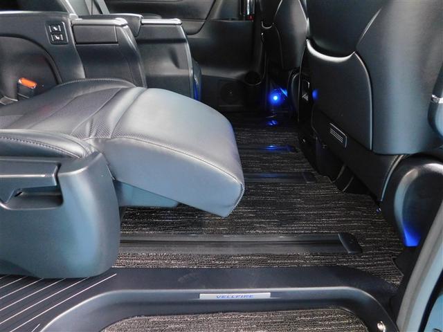 ヴェルファイア ２．５Ｚ　Ｇエディション　両側Ｐスライドドア　サンル－フ　ＬＥＤヘットライト　地上デジタル　メディアプレイヤー接続　ＡＷ　ＤＶＤ可　盗難防止システム　クルコン　サイドエアバッグ　Ｐシート　スマートキ－　ＥＴＣ　エアロ　ナビＴＶ（9枚目）