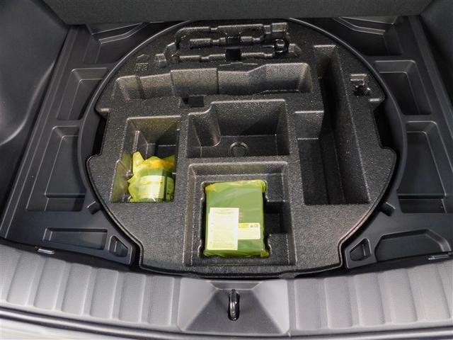 カローラクロス ハイブリッド　Ｚ　電動シ－ト　地デジＴＶ　プリクラッシュセーフティシステム　キーレスエントリー　横滑防止装置　整備記録簿　ＡＣ１００Ｖ電源　ＡＡＣ　盗難防止システム　ＴＶ　メディアプレイヤー接続　オートクルーズ　ＥＴＣ（12枚目）