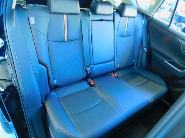 ＲＡＶ４ ハイブリッドアドベンチャー　リアカメラ　ＴＳＳ　セキュリティアラーム　ＬＥＤライト　アルミ　横滑り防止装置　電動シート　オートクルーズコントロール　エアバッグ　ミュージックプレイヤー接続可　ＡＢＳ　記録簿　キーレス　スマートキー（7枚目）