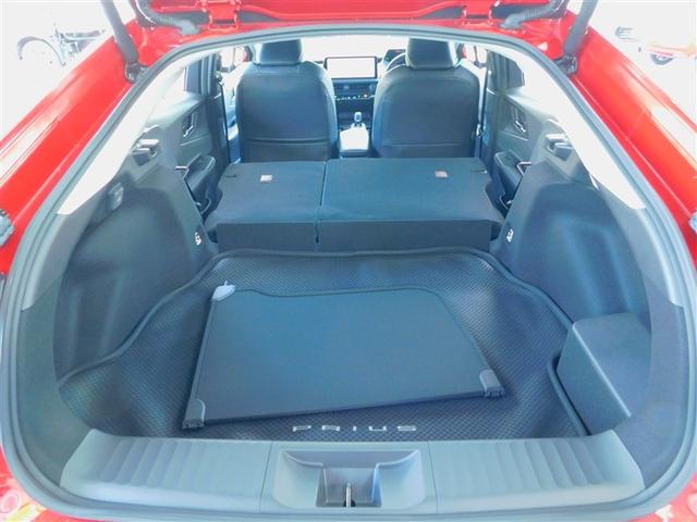 プリウス Ｚ　Ｒカメラ　フルセグ地デジＴＶ　フルオートエアコン　サイドエアバッグ　元試乗車　ドラレコ付き　ＥＳＣ　パワーステアリング　アルミ　Ｐシート　インテリキー　ＡＣ１００　整備記録簿　パワーウインドウ　ＴＶ（11枚目）