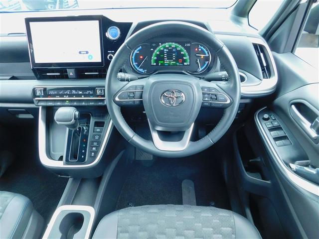 ヴォクシー ハイブリッドS-Z 両側Pドア カーテンエアバック スマキ プリクラッシュセーフティシステム Wエアコン Rカメラ DVDプレーヤー 地デジ アルミ テレビ クルーズコントロール 横滑り防止機能 LEDランプ キーフリー(5枚目)