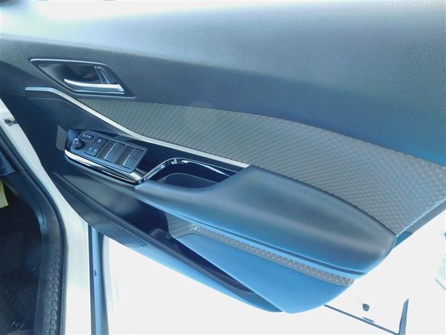 �^�]�ȃh�A�g����