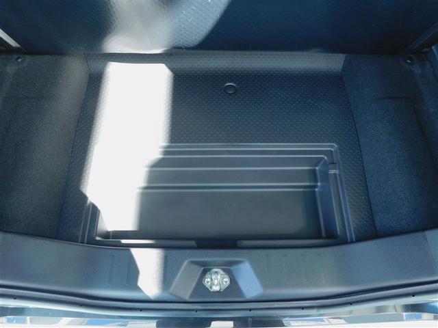 �������[