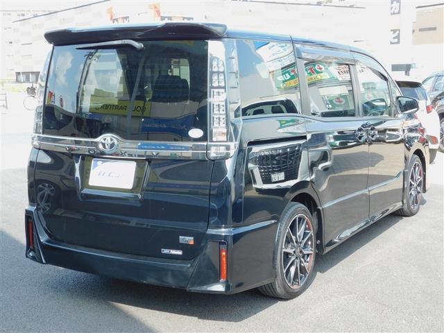 ヴォクシー ZS G’s ウォークスルー ナビTV Bカメラ アルミ エアロ LEDライト DVD再生 ミュージックプレイヤー接続可 エアバッグ パワースライドドア 横滑り防止 ドラレコ オートエアコン スマートキー ETC(4枚目)