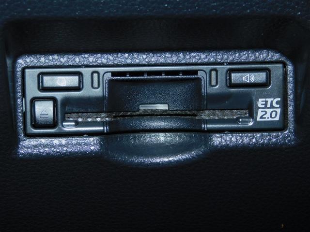 ヴォクシー Ｓ－Ｚ　ＤＶＤプレーヤー　両側自動ドア　リヤカメラ　テレビ　フルオートエアコン　パワーウインドウ　盗難防止装置　ＥＴＣ車載器　１オナ　デュアルエアコン　ＬＥＤライト　横滑り防止機能　アルミホイール　記録簿（20枚目）