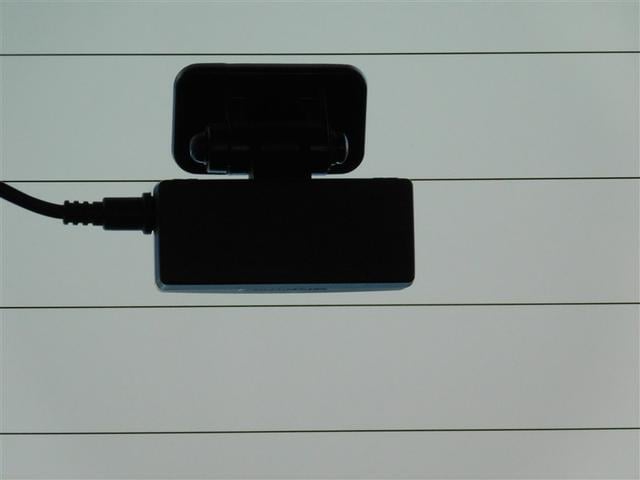 シエンタ Ｇ　クエロ　追突軽減ブレーキ　フルセグ視聴可　横滑り防止　ＡＵＸ　両側オートスライドドア　点検記録簿　Ｒカメラ　キーフリーシステム　エコアイドル　ナビＴＶ　ＥＴＣ装備　Ｗエアバック　盗難防止システム　スマートキ（22枚目）